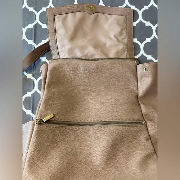 FRESHLY PICKED Classic Diaper Backpack Bag II in Aspen - Picture 10 of 16